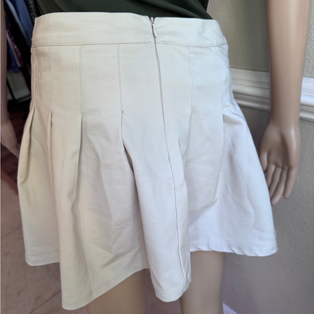 Marble Cream Pleated Skirt Size M | Flowy A-Line Classic Chic - Picture 4 of 6